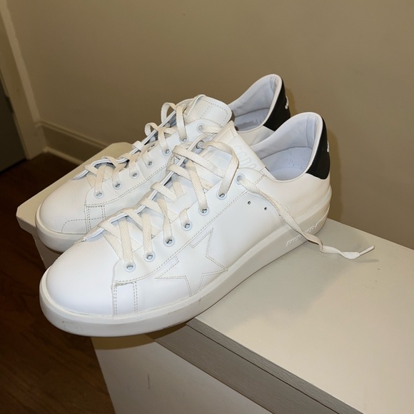 Hotel Kalinga Neiman Marcus Veja Kalinga Ashok Golden Goose